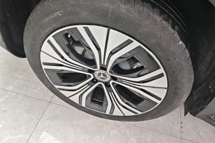 Used Mercedes-Benz EQE SUV 2024 500 4MATIC Pioneer Edition Right Rear Wheel Hub