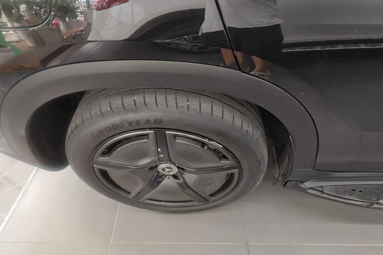 Used Mercedes-Benz EQE SUV 2024 500 4MATIC Luxury Edition Right Rear Wheel Hub