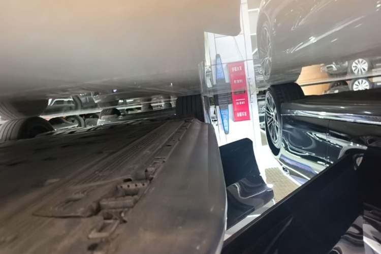 Used Mercedes-Benz EQE SUV 2024 500 4MATIC Luxury Edition Right Side Sill