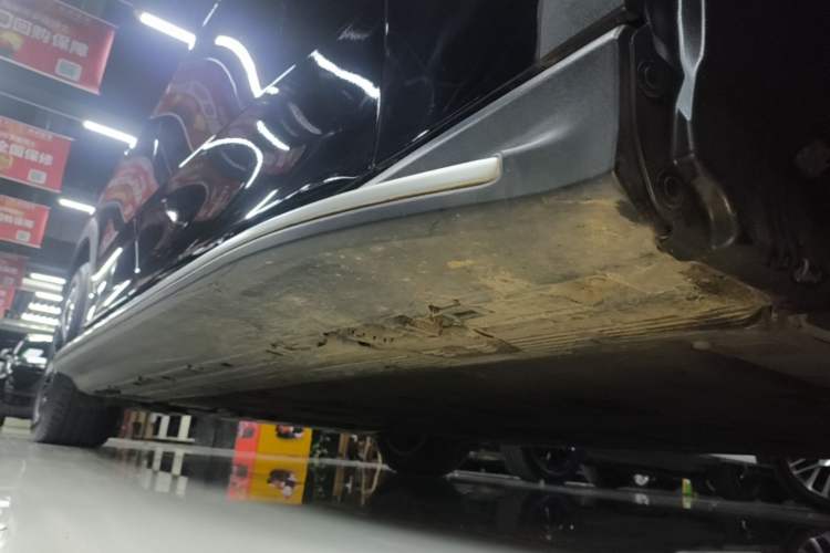 Used Mercedes-Benz EQE SUV 2024 500 4MATIC Pioneer Edition Right Side Sill