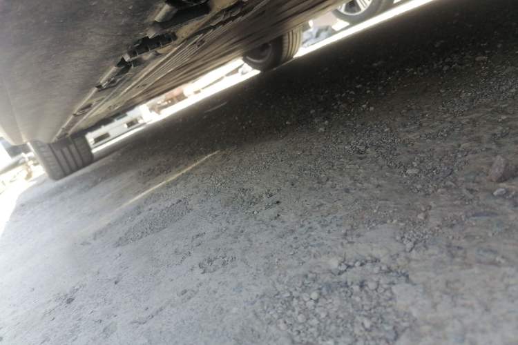 Used Mercedes-Benz EQE SUV 2024 500 4MATIC Pioneer Edition Right Side Sill