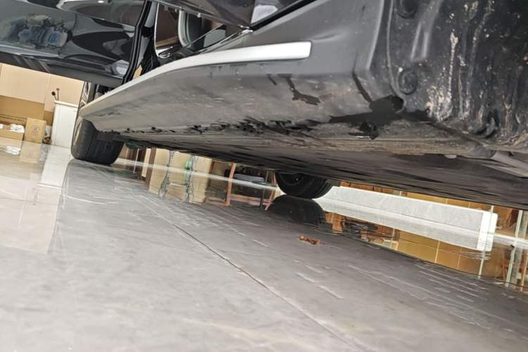 Used Mercedes-Benz EQE SUV 2024 500 4MATIC Pioneer Edition Right Side Sill