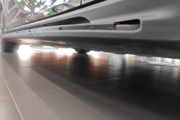Used Mercedes-Benz EQE SUV 2024 500 4MATIC Luxury Edition Right Side Sill