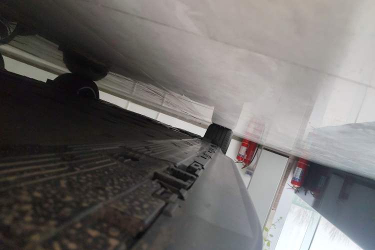 Used Mercedes-Benz EQE SUV 2024 500 4MATIC Luxury Edition Right Side Sill