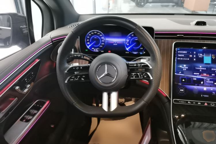 Used Mercedes-Benz EQE SUV 2024 500 4MATIC Pioneer Edition Steering Wheel