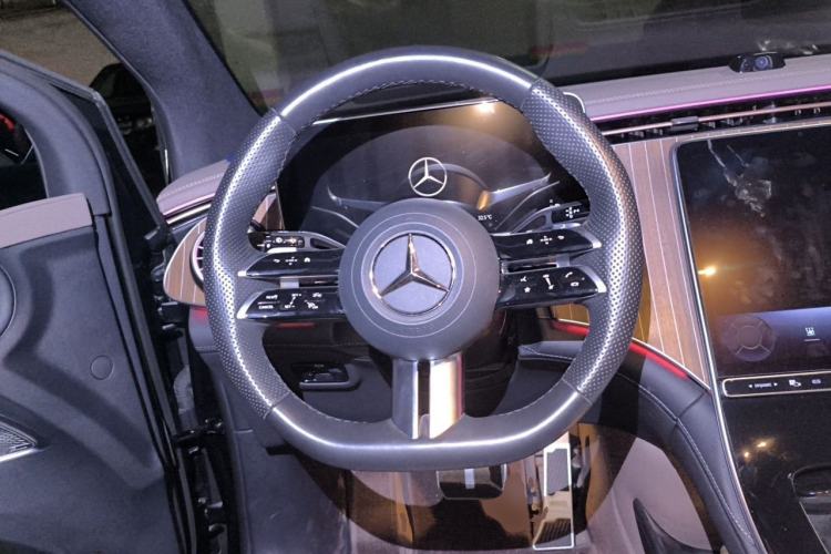 Used Mercedes-Benz EQE SUV 2024 500 4MATIC Luxury Edition Steering Wheel