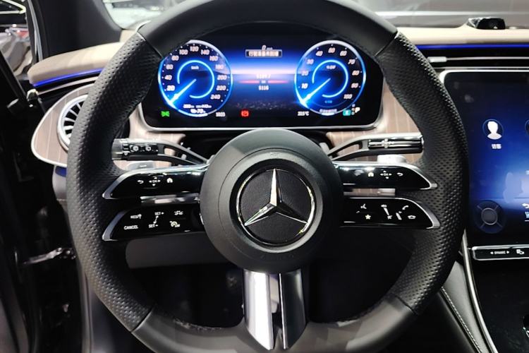 Used Mercedes-Benz EQE SUV 2024 500 4MATIC Pioneer Edition Steering Wheel