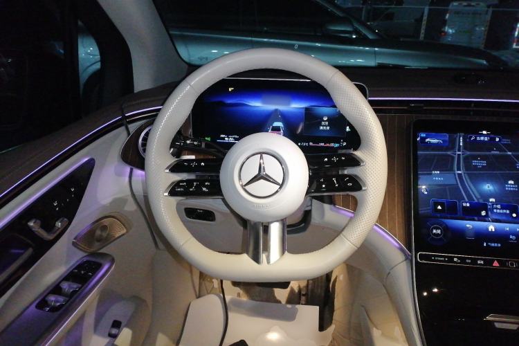 Used Mercedes-Benz EQE SUV 2024 350 4MATIC Luxury Edition Steering Wheel