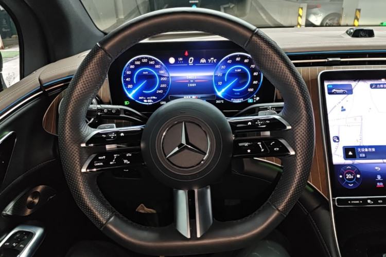 Used Mercedes-Benz EQE SUV 2024 350 4MATIC Luxury Edition Steering Wheel