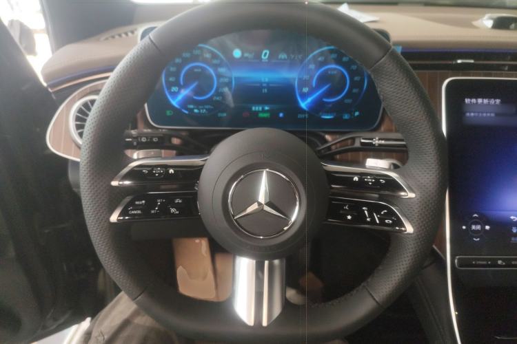 Used Mercedes-Benz EQE SUV 2024 500 4MATIC Luxury Edition Steering Wheel