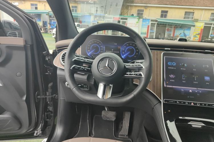 Used Mercedes-Benz EQE SUV 2024 500 4MATIC Luxury Edition Steering Wheel