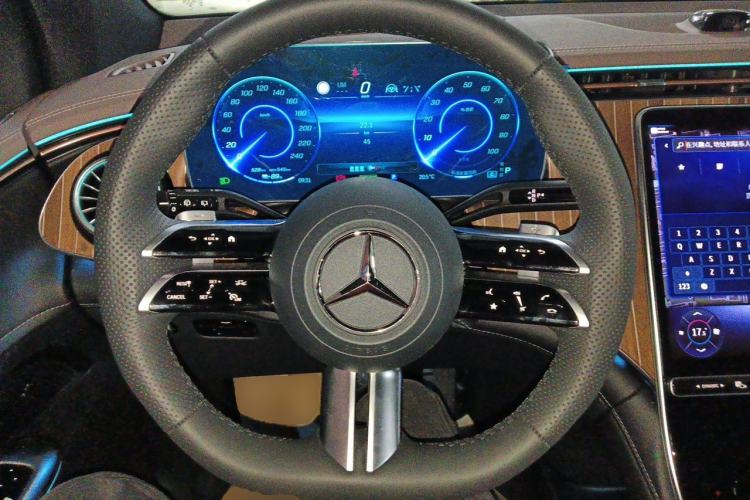 Used Mercedes-Benz EQE SUV 2024 500 4MATIC Luxury Edition Steering Wheel