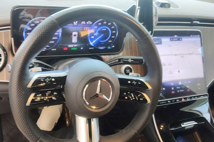 Used Mercedes-Benz EQE SUV 2024 500 4MATIC Luxury Edition Steering Wheel