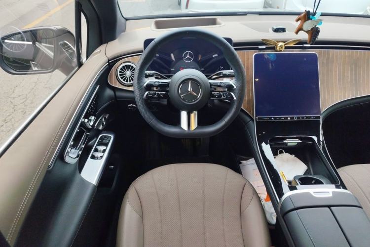 Used Mercedes-Benz EQE SUV 2024 500 4MATIC Luxury Edition Steering Wheel