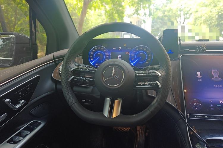 Used Mercedes-Benz EQE SUV 2024 500 4MATIC Pioneer Edition Steering Wheel
