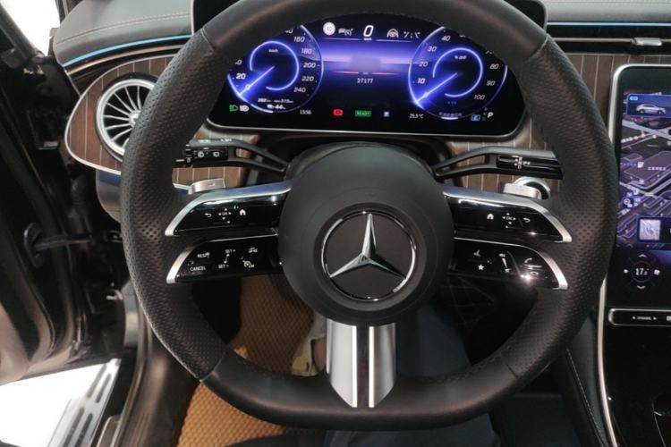 Used Mercedes-Benz EQE SUV 2024 500 4MATIC Luxury Edition Steering Wheel
