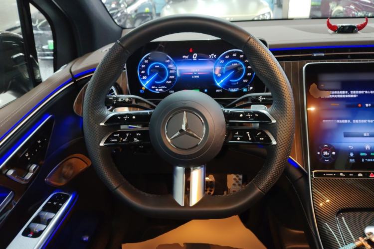 Used Mercedes-Benz EQE SUV 2024 500 4MATIC Pioneer Edition Steering Wheel