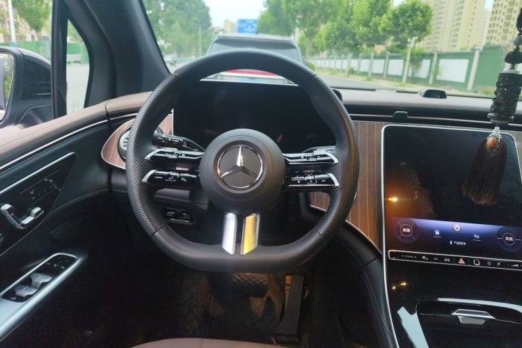 Used Mercedes-Benz EQE SUV 2024 500 4MATIC Steering Wheel