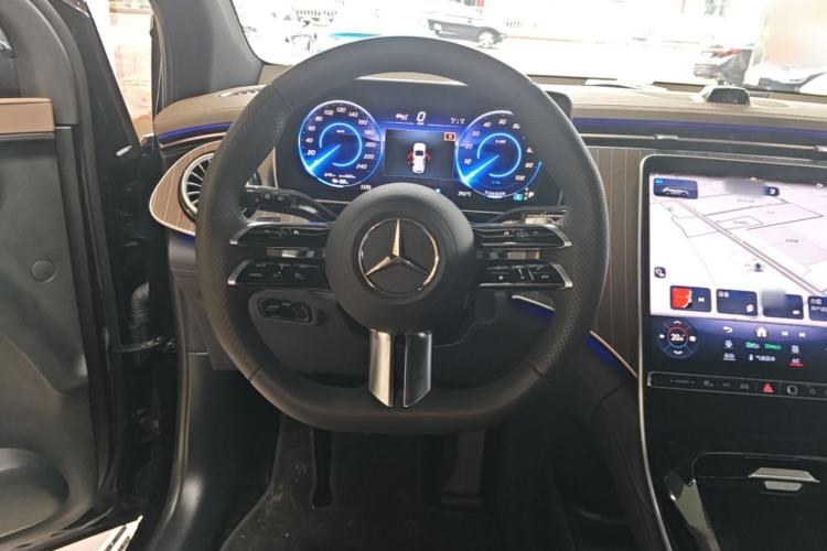 Used Mercedes-Benz EQE SUV 2024 500 4MATIC Pioneer Edition Steering Wheel
