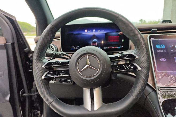 Used Mercedes-Benz EQE SUV 2024 350 4MATIC Luxury Edition Steering Wheel