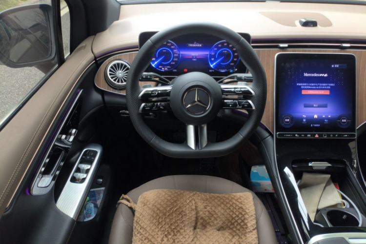 Used Mercedes-Benz EQE SUV 2024 500 4MATIC Pioneer Edition Steering Wheel