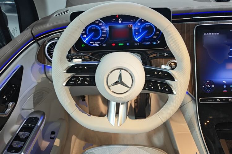 Used Mercedes-Benz EQE SUV 2024 500 4MATIC Pioneer Edition Steering Wheel
