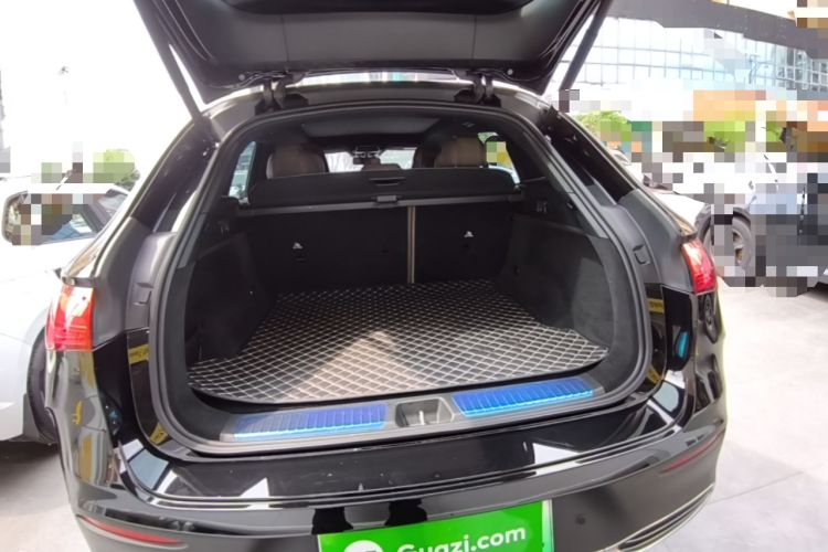 Used Mercedes-Benz EQE SUV 2024 500 4MATIC Luxury Edition Trunk