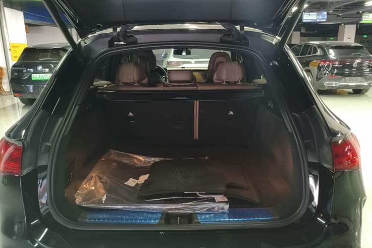 Used Mercedes-Benz EQE SUV 2024 500 4MATIC Trunk
