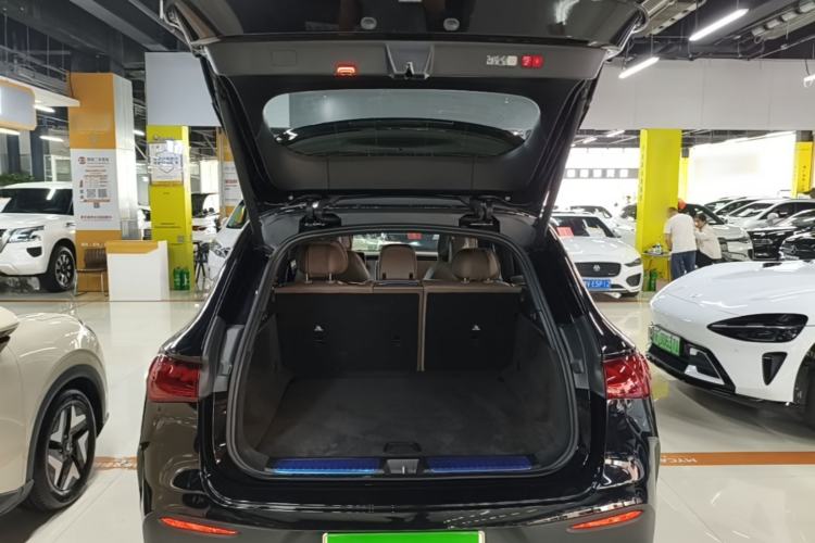 Used Mercedes-Benz EQE SUV 2024 500 4MATIC Luxury Edition Trunk