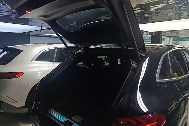 Used Mercedes-Benz EQE SUV 2024 350 4MATIC Luxury Edition Trunk