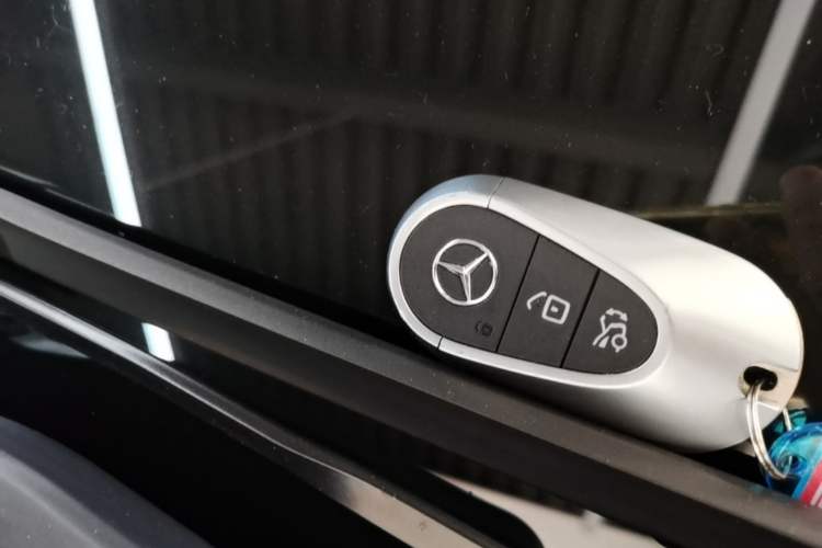 Used Mercedes-Benz EQE SUV 2024 500 4MATIC Pioneer Edition Vehicle Key