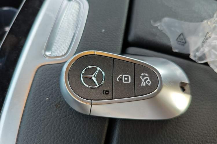 Used Mercedes-Benz EQE SUV 2024 500 4MATIC Luxury Edition Vehicle Key