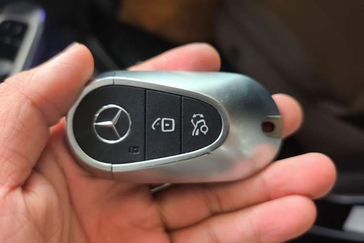 Used Mercedes-Benz EQE SUV 2024 500 4MATIC Luxury Edition Vehicle Key