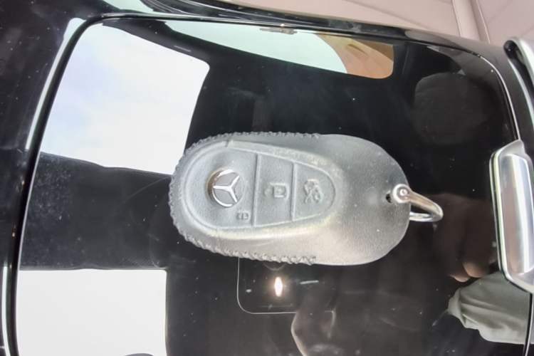 Used Mercedes-Benz EQE SUV 2024 500 4MATIC Luxury Edition Vehicle Key