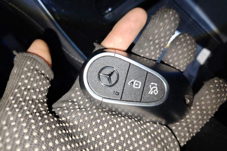 Used Mercedes-Benz EQE SUV 2024 500 4MATIC Luxury Edition Vehicle Key