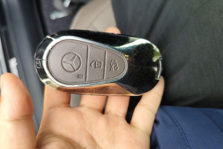 Used Mercedes-Benz EQE SUV 2024 500 4MATIC Luxury Edition Vehicle Key