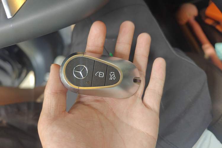 Used Mercedes-Benz EQE SUV 2024 500 4MATIC Pioneer Edition Vehicle Key