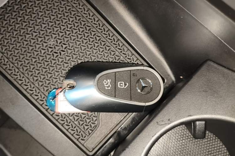 Used Mercedes-Benz EQE SUV 2024 500 4MATIC Luxury Edition Vehicle Key