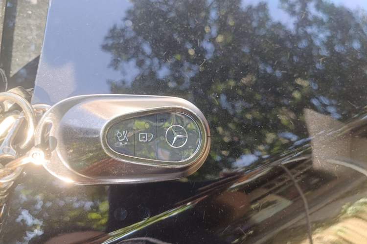 Used Mercedes-Benz EQE SUV 2024 500 4MATIC Luxury Edition Vehicle Key