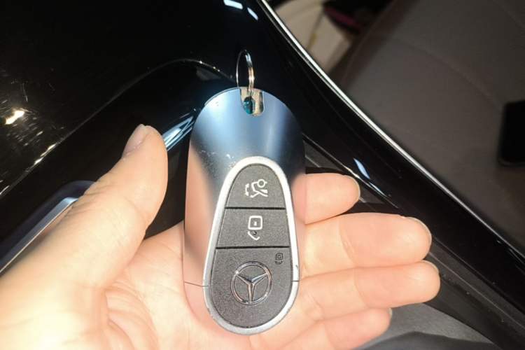 Used Mercedes-Benz EQE SUV 2024 500 4MATIC Pioneer Edition Vehicle Key