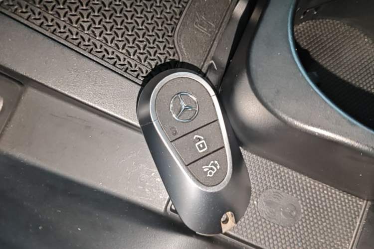 Used Mercedes-Benz EQE SUV 2024 500 4MATIC Pioneer Edition Vehicle Key