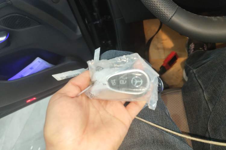 Used Mercedes-Benz EQE SUV 2024 500 4MATIC Luxury Edition Vehicle Key