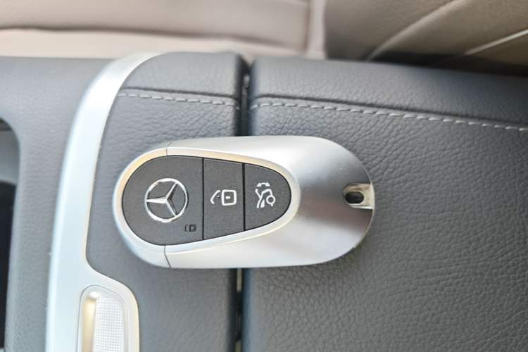 Used Mercedes-Benz EQE SUV 2024 500 4MATIC Luxury Edition Vehicle Key