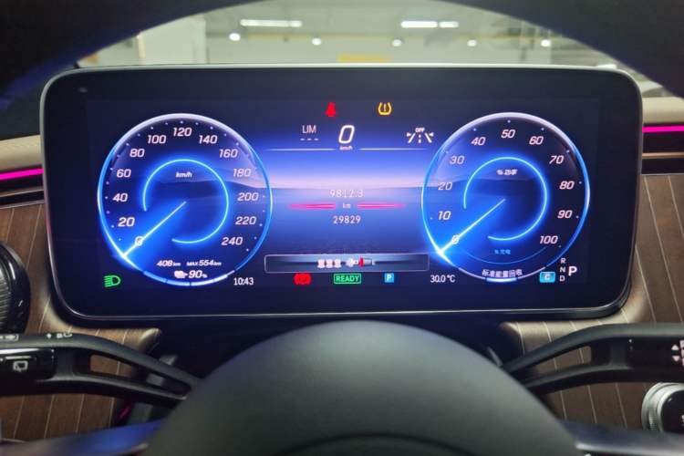 Used Mercedes-Benz EQE SUV 2024 500 4MATIC Pioneer Edition Instrument Cluster