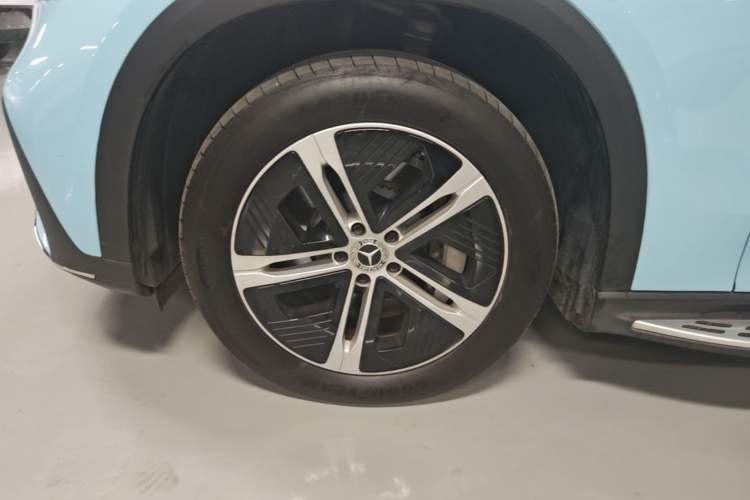 Used Mercedes-Benz EQE SUV 2024 500 4MATIC Pioneer Edition Left Front Wheel Hub