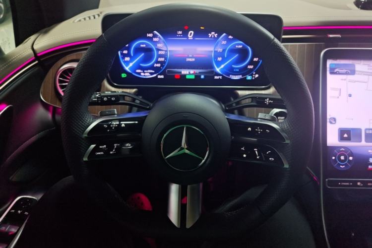 Used Mercedes-Benz EQE SUV 2024 500 4MATIC Pioneer Edition Steering Wheel