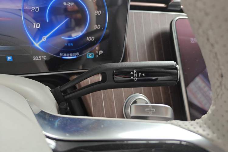 Used Mercedes-Benz EQE SUV 2024 350 4MATIC Luxury Edition Gear Lever
