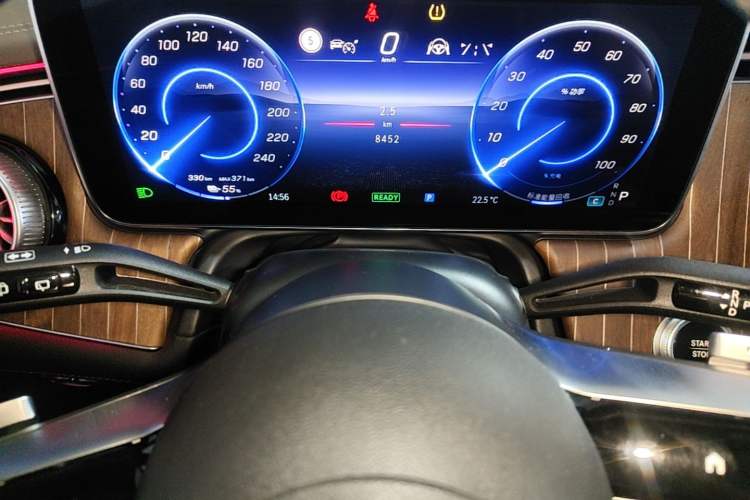 Used Mercedes-Benz EQE SUV 2024 350 4MATIC Luxury Edition Instrument Cluster