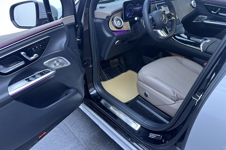 Used Mercedes-Benz EQE SUV 2024 500 4MATIC Luxury Edition Interior 3