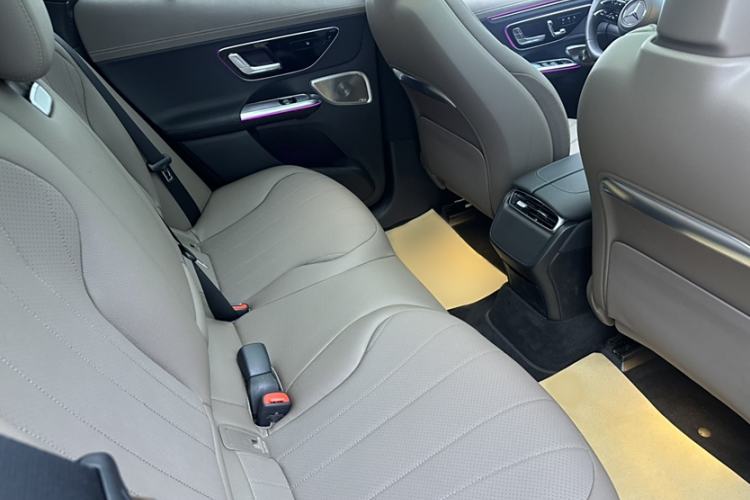 Used Mercedes-Benz EQE SUV 2024 500 4MATIC Luxury Edition Interior 5